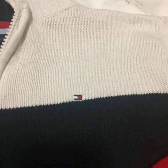 Boy's Tommy Hilfiger Size 8/10 Sweater - Picture 2 of 4